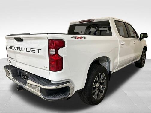 Summit White 2024 Chevrolet Silverado 1500 LT