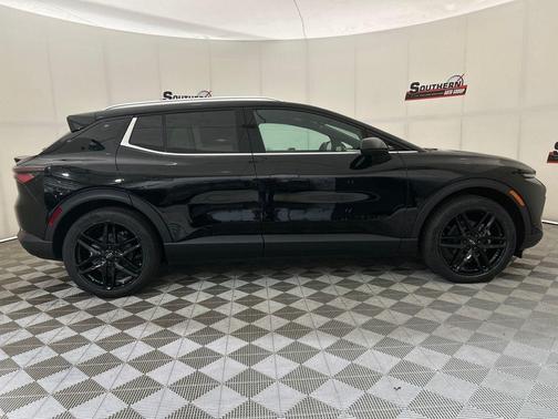 2026 Chevrolet Equinox EV LT 2