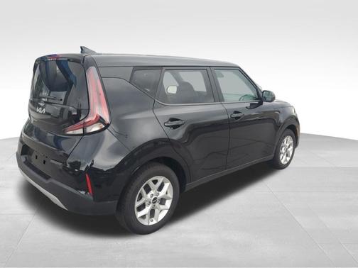 Black 2023 Kia Soul LX
