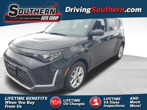 Black 2023 Kia Soul LX