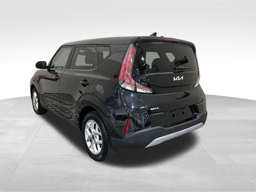 Fusion Orange 2023 Kia Soul LX