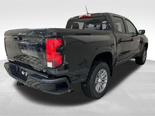 Black 2024 Chevrolet Colorado LT