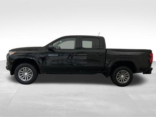 Black 2024 Chevrolet Colorado LT
