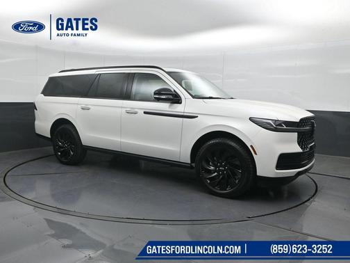 Pristine White Metallic Tri-Coat 2026 Lincoln Navigator Reserve