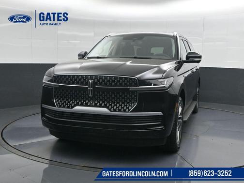 Infinite Black Metallic Clearcoat 2026 Lincoln Navigator Premiere