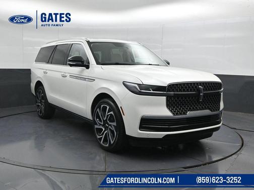 Pristine White Metallic Tri-Coat 2026 Lincoln Navigator Reserve