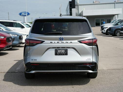 Celestial Silver Metallic 2021 Toyota Sienna XSE 7 Passenger