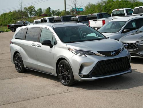 Celestial Silver Metallic 2021 Toyota Sienna XSE 7 Passenger