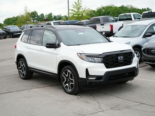 Platinum White Pearl 2022 Honda Passport AWD Elite