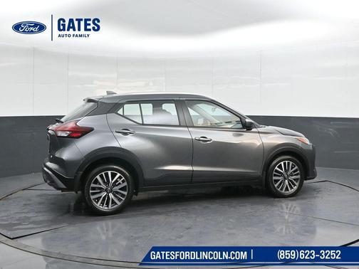 Gun Metallic 2024 Nissan Kicks SV