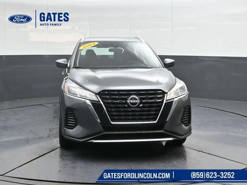 Gun Metallic 2024 Nissan Kicks SV