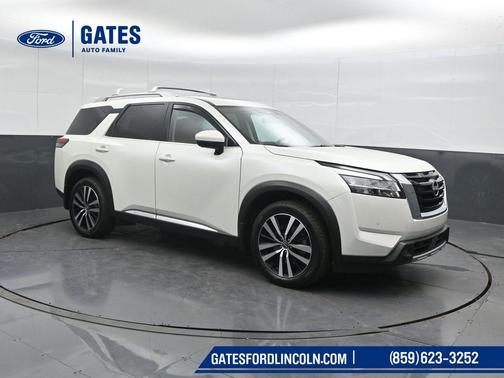 Pearl White Tricoat 2023 Nissan Pathfinder Platinum 4WD
