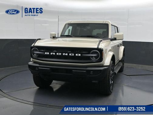 Desert Sand 2026 Ford Bronco Outer Banks