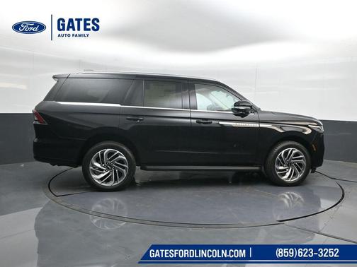 Infinite Black Metallic Clearcoat 2026 Lincoln Navigator Premiere