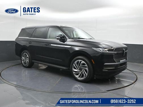 Infinite Black Metallic Clearcoat 2026 Lincoln Navigator Premiere