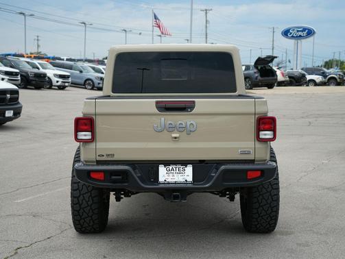 Gobi Clearcoat 2020 Jeep Gladiator Overland