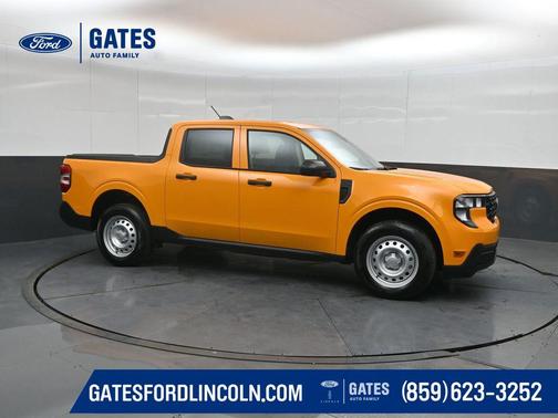Orange Fury Metallic Tri-Coat 2026 Ford Maverick XL