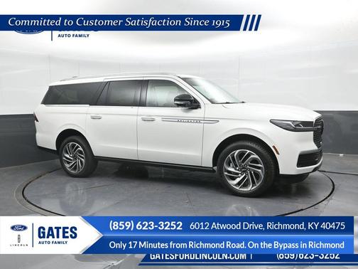 Pristine White Metallic Tri-Coat 2025 Lincoln Navigator Reserve SUV