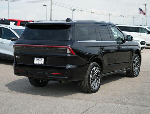 Black Metallic 2025 Lincoln Navigator Reserve