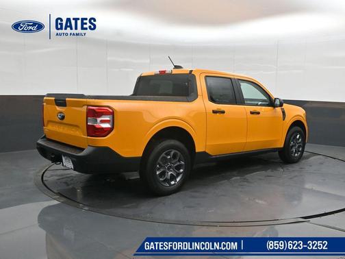 Orange Fury Metallic Tri-Coat 2026 Ford Maverick XLT