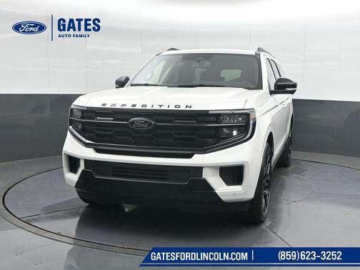 Star White Metallic Tri-Coat 2026 Ford Expedition Max Platinum