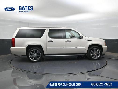 White Diamond Clearcoat 2011 Cadillac Escalade ESV Base