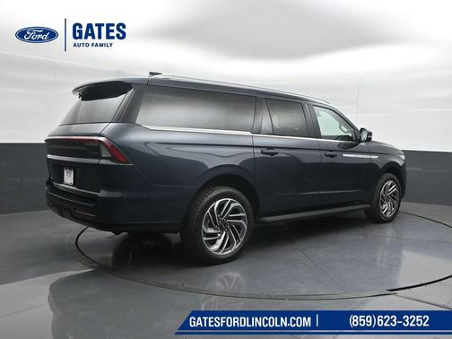 Flight Blue Metallic Clearcoat 2026 Lincoln Navigator Premiere
