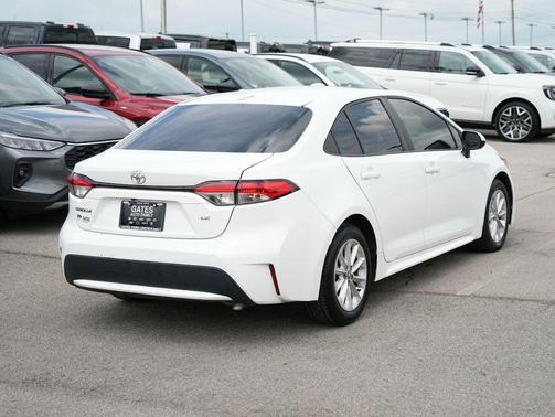 White 2020 Toyota Corolla LE