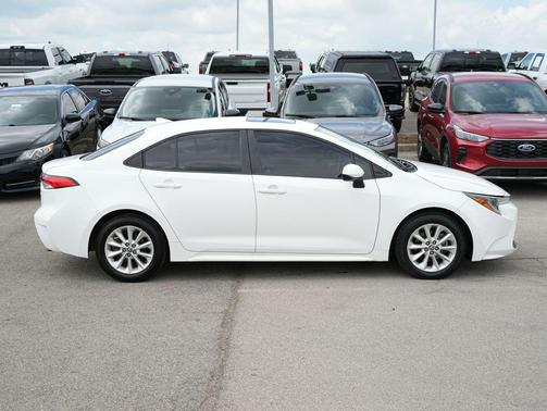 White 2020 Toyota Corolla LE