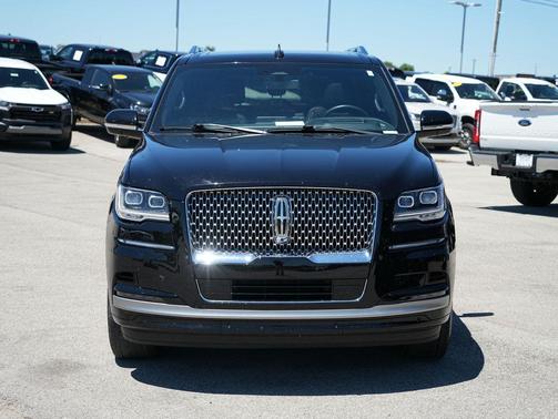 Infinite Black Metallic Clearcoat 2023 Lincoln Navigator Reserve