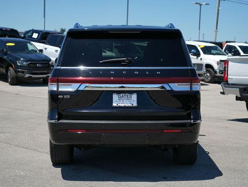 Infinite Black Metallic Clearcoat 2023 Lincoln Navigator Reserve