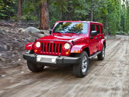 Bright Silver Metallic Clearcoat 2012 Jeep Wrangler Unlimited Sahara