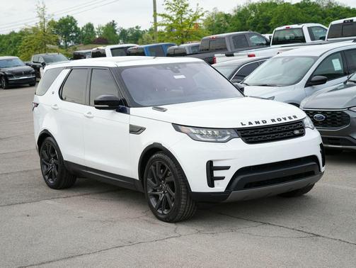 White 2018 Land Rover Discovery HSE
