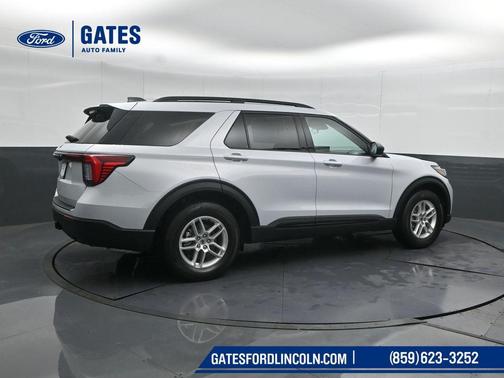 Space White Metallic 2026 Ford Explorer Active