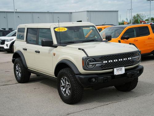 Desert Sand 2025 Ford Bronco Badlands