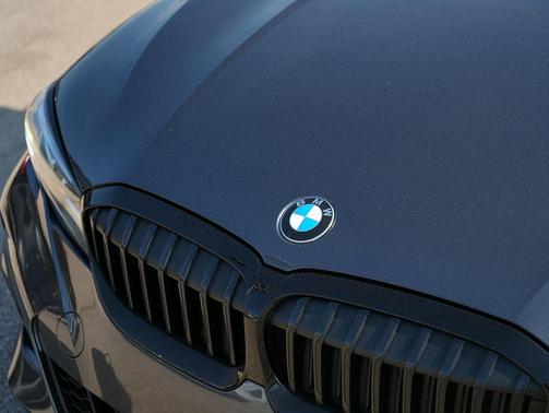 Mineral Grey Metallic 2022 BMW 330 xDrive