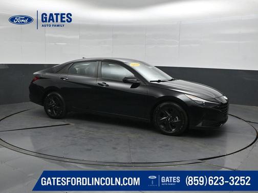 Phantom Black 2022 Hyundai ELANTRA SEL