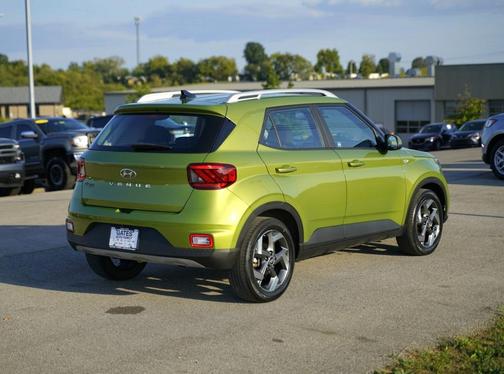 2021 Hyundai VENUE SEL