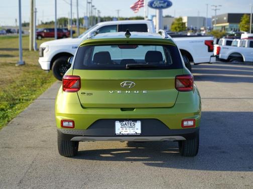 2021 Hyundai VENUE SEL