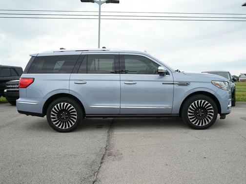 Crystal Blue Metallic 2019 Lincoln Navigator Black Label