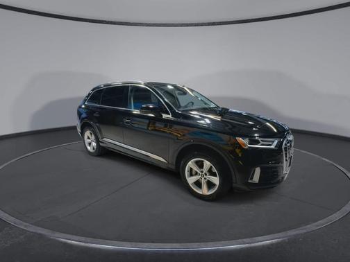 2022 Audi Q7 45 Premium