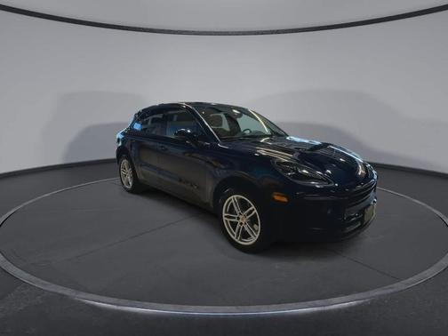 2022 Porsche Macan Base