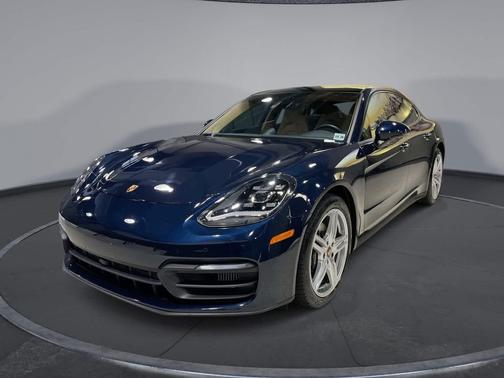 2022 Porsche Panamera 4