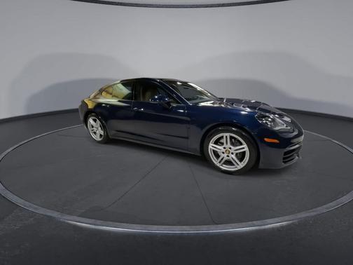 2022 Porsche Panamera 4