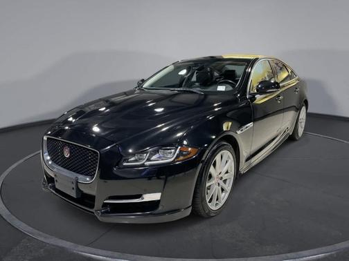 2016 Jaguar XJ XJ R-Sport