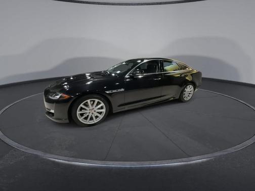 2016 Jaguar XJ XJ R-Sport