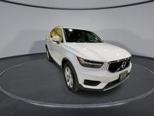 2019 Volvo XC40 T5 Momentum