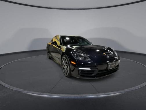 2022 Porsche Panamera 4 Platinum Edition