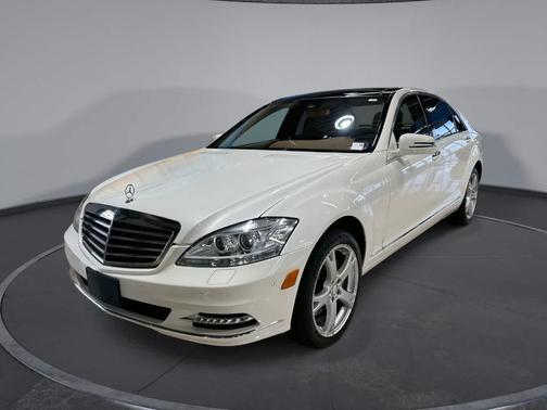 Diamond White Metallic 2013 Mercedes-Benz S-Class S 550 4MATIC
