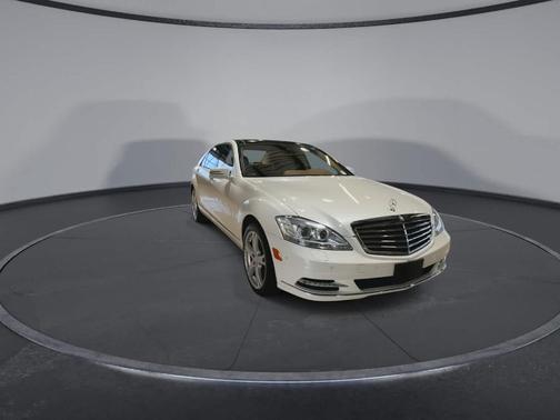 Diamond White Metallic 2013 Mercedes-Benz S-Class S 550 4MATIC